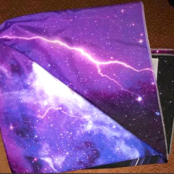 Galaxy wall tapestry - Picture 3 of 3